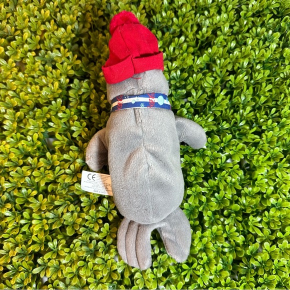 NWT Coca-Cola Vintage Gray Plush Beanie Seal with Red Hat and Scarf - Picture 3 of 7